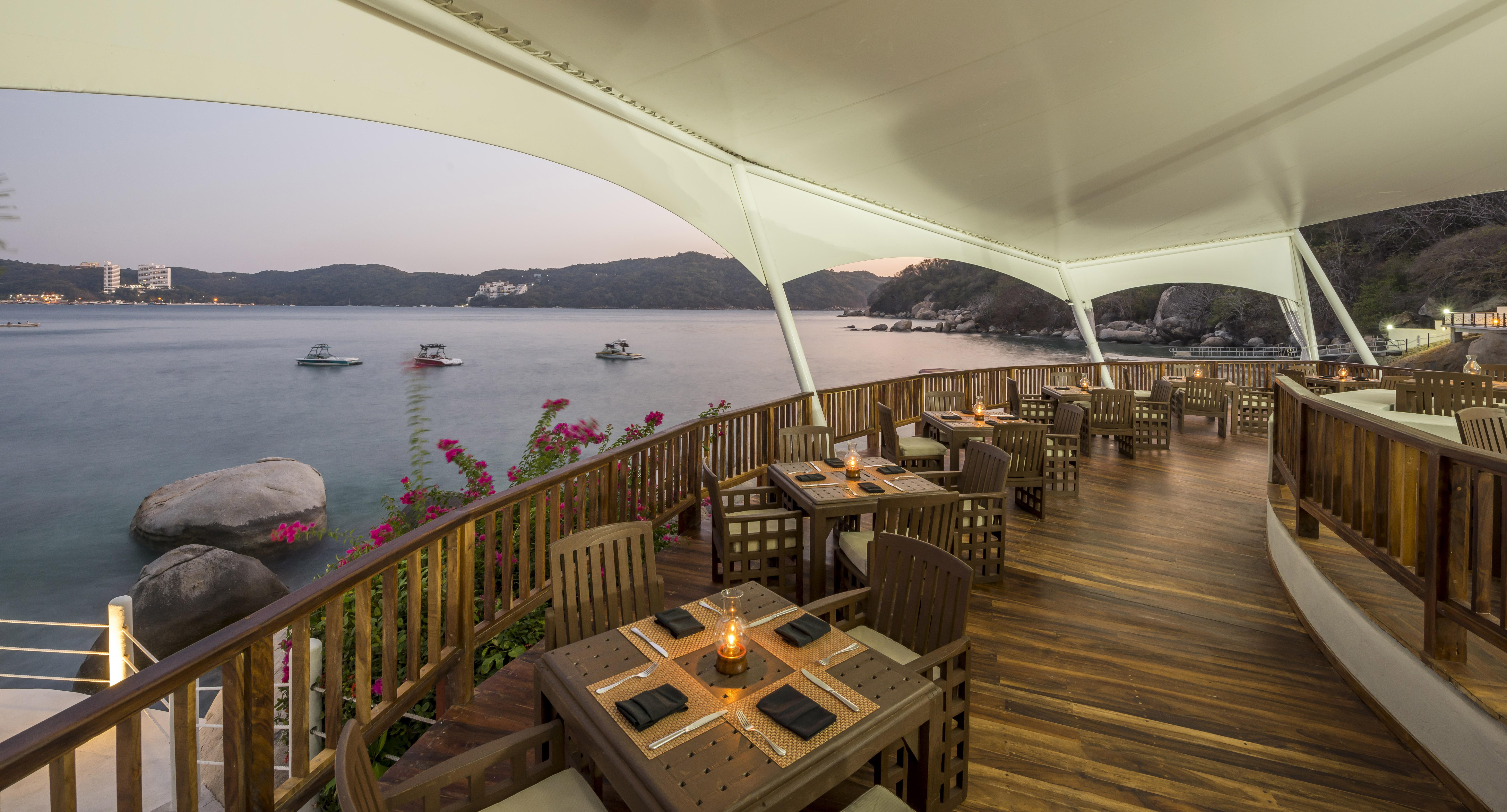 Hotel Camino Real Acapulco Diamante Esterno foto The restaurant at the Mandarin Oriental, Sanya