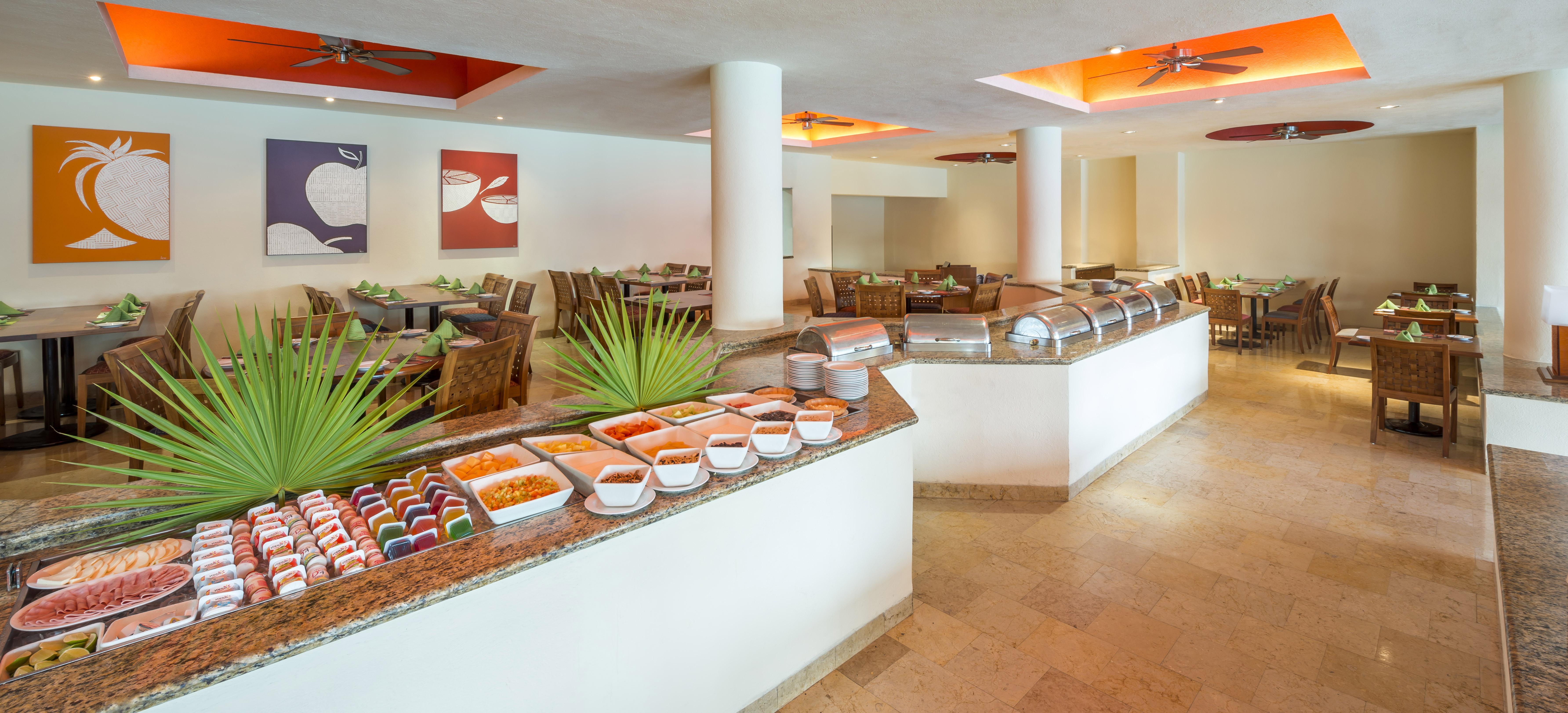 Hotel Camino Real Acapulco Diamante Esterno foto Buffet at a resort