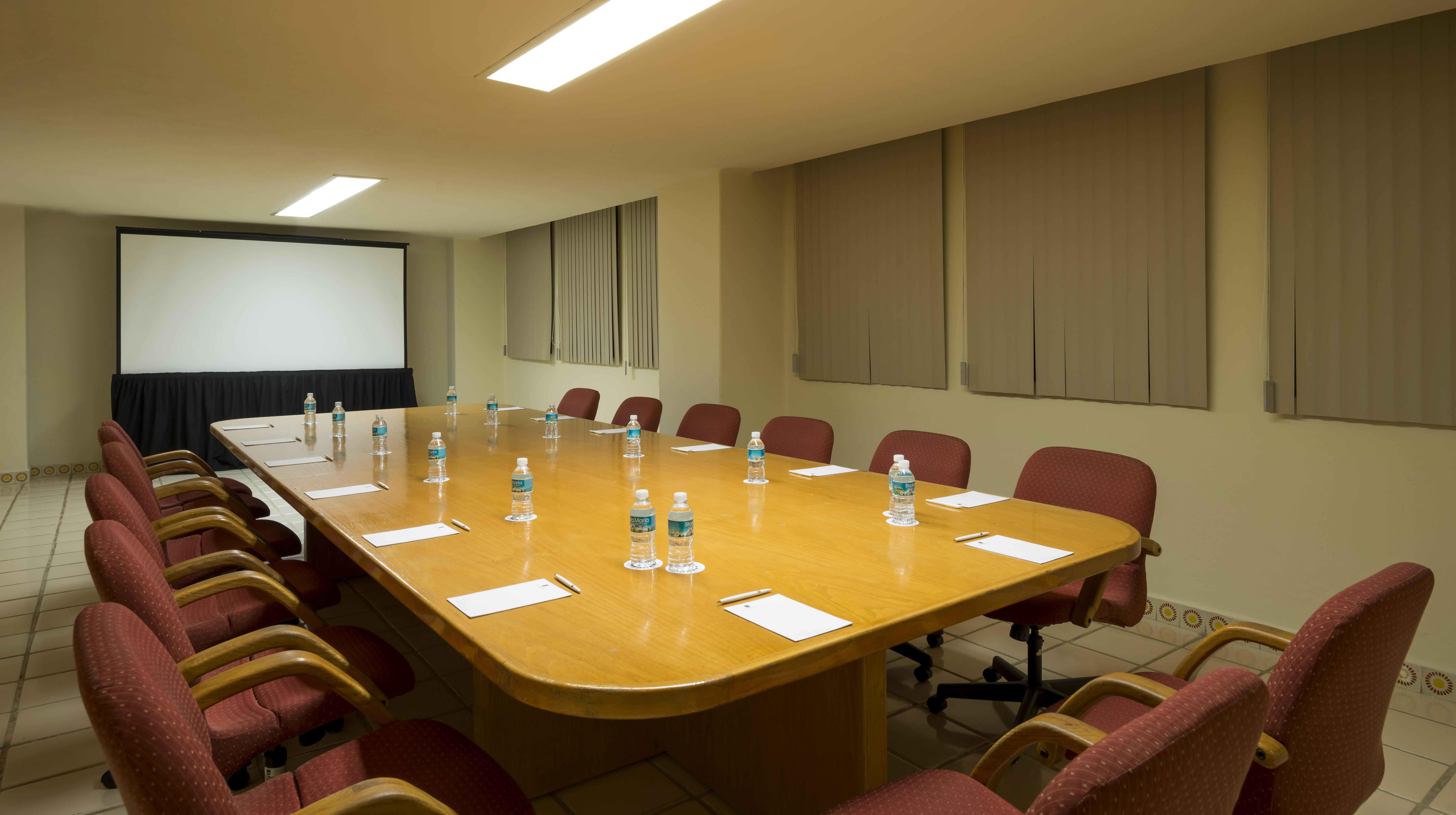 Hotel Camino Real Acapulco Diamante Esterno foto A typical boardroom