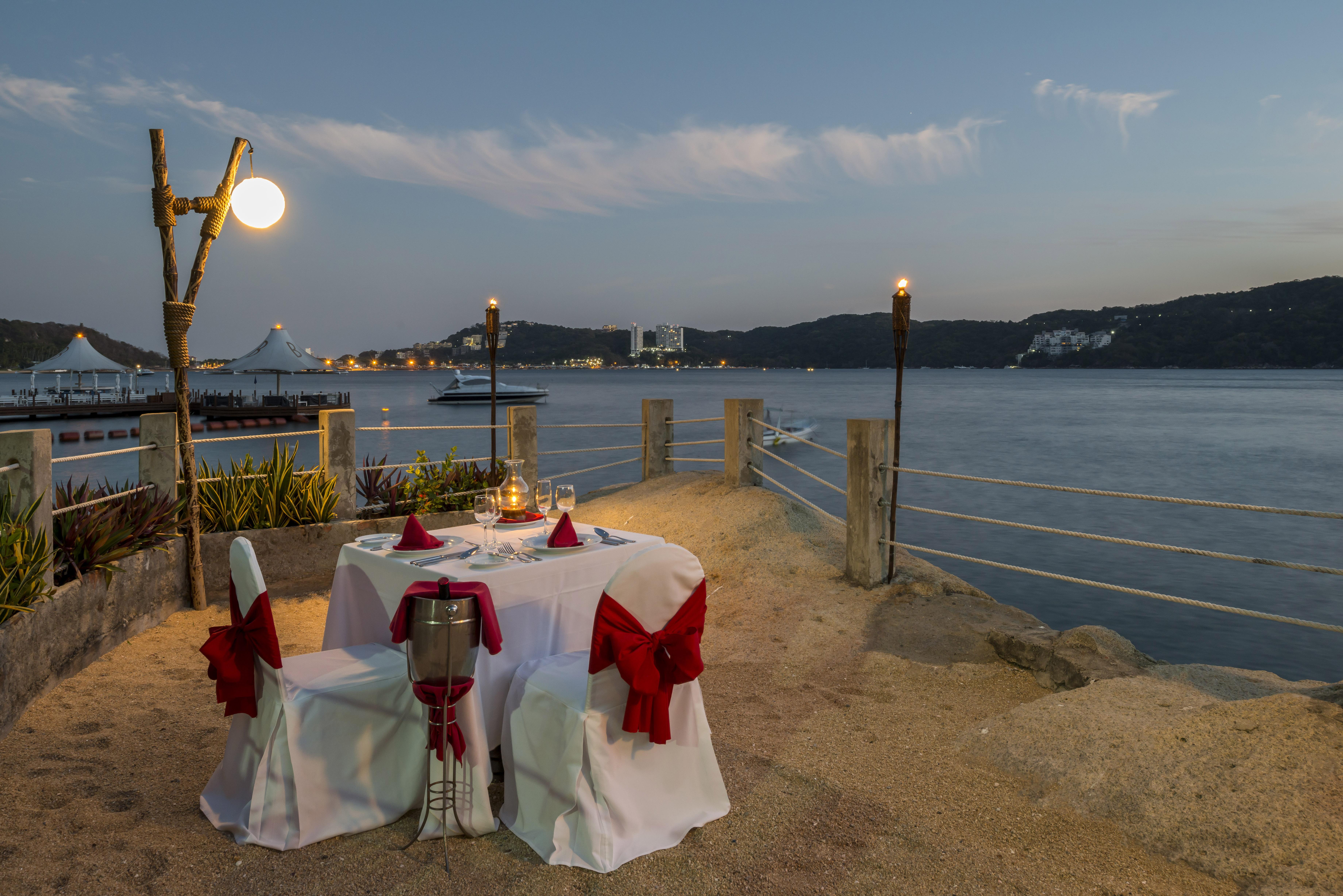 Hotel Camino Real Acapulco Diamante Esterno foto A restaurant in Acapulco