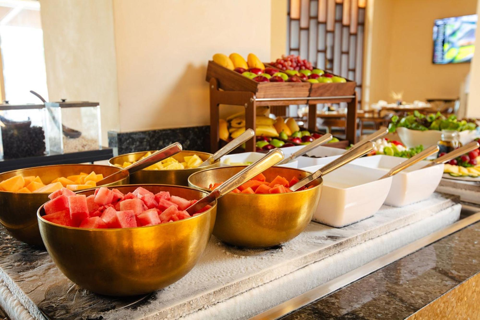 Hotel Camino Real Acapulco Diamante Esterno foto Fruit salad
